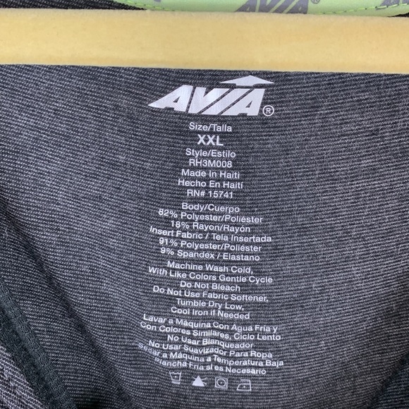 Avia dark grey long sleeved athletic top size XXL. Mesh striped down sleeve - Picture 4 of 5